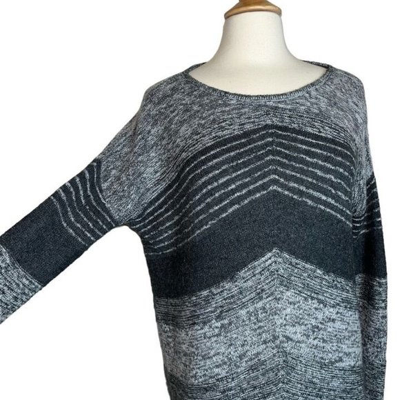 Express Sweater Women's XS Wool Mohair Blend Round Neck Lightweight - Picture 3 of 5